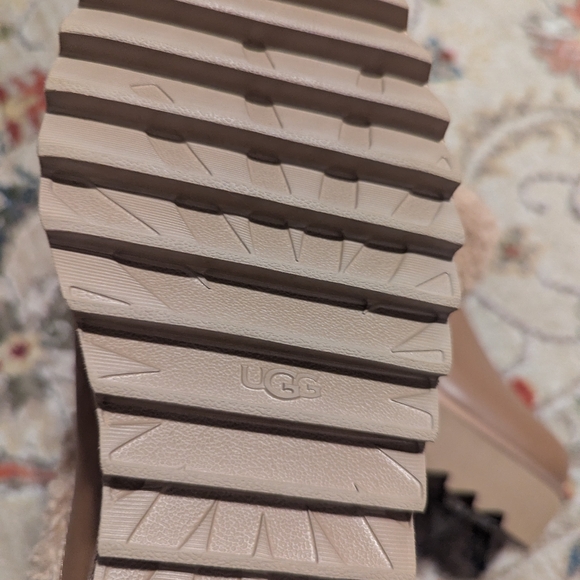 UGG Ultra Mini Alina Curled Genuine Shearling Platform Boot - Picture 12 of 13